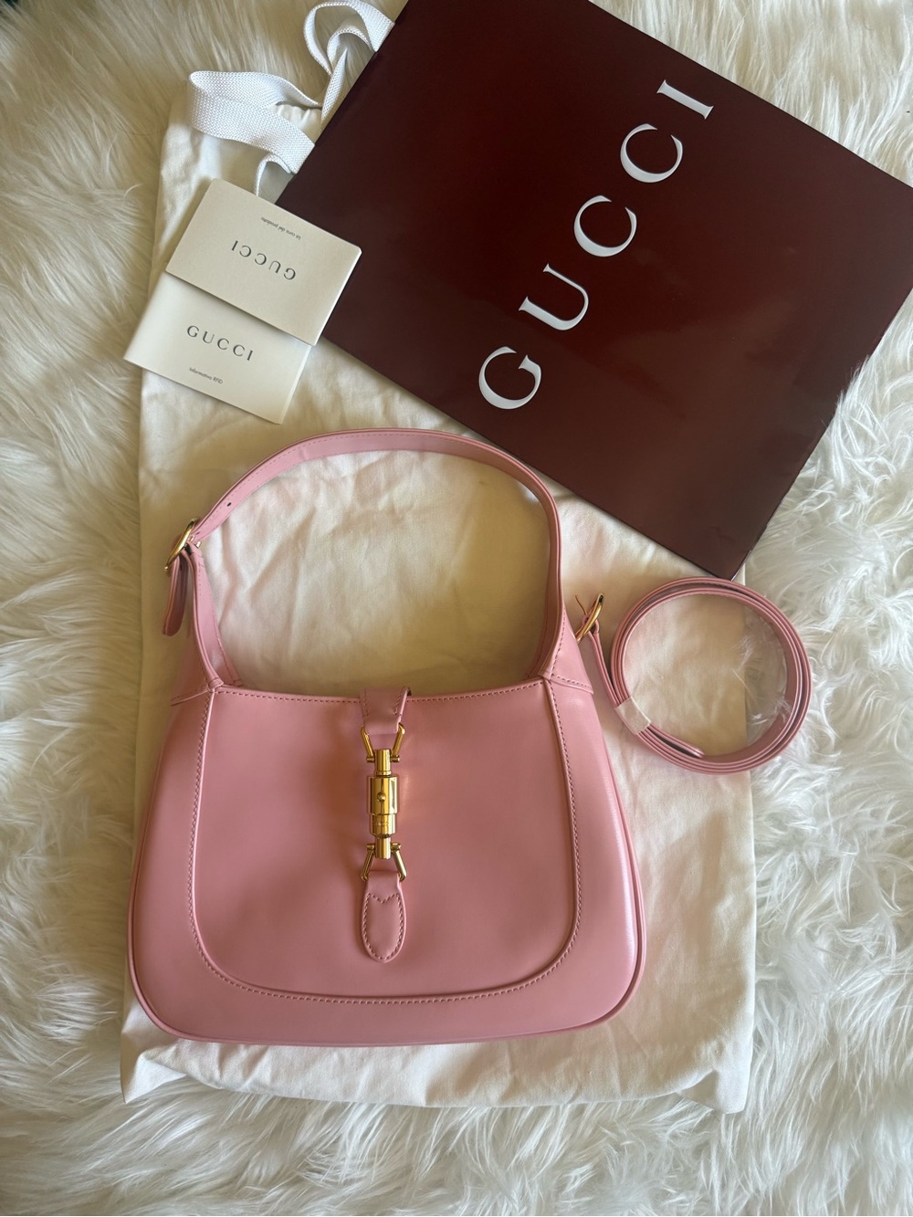 GUCCI Jackie 1961 Small Hobo Bag in Pink leather.